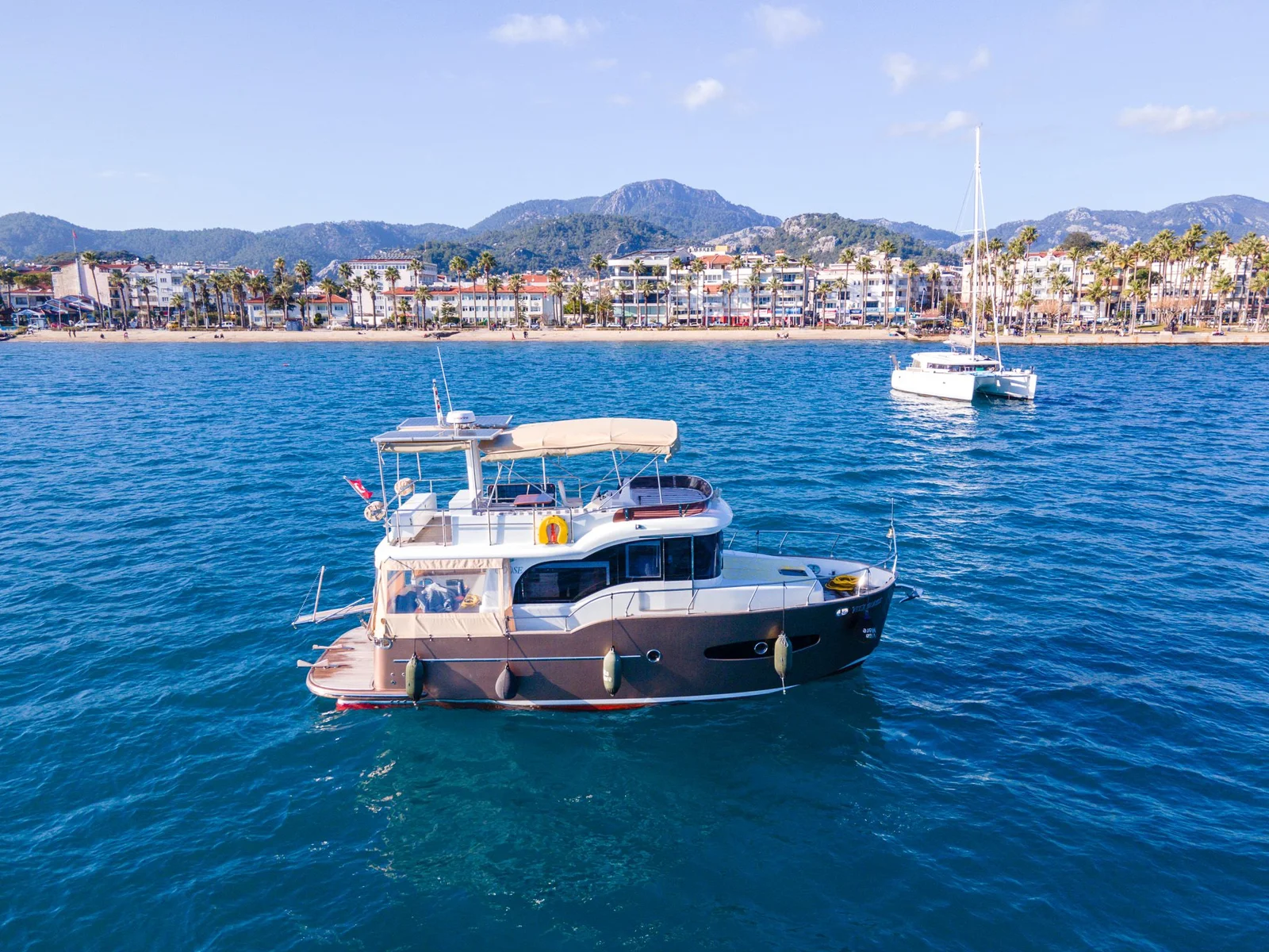 CUSTOM TRAWLER - Motor Yat