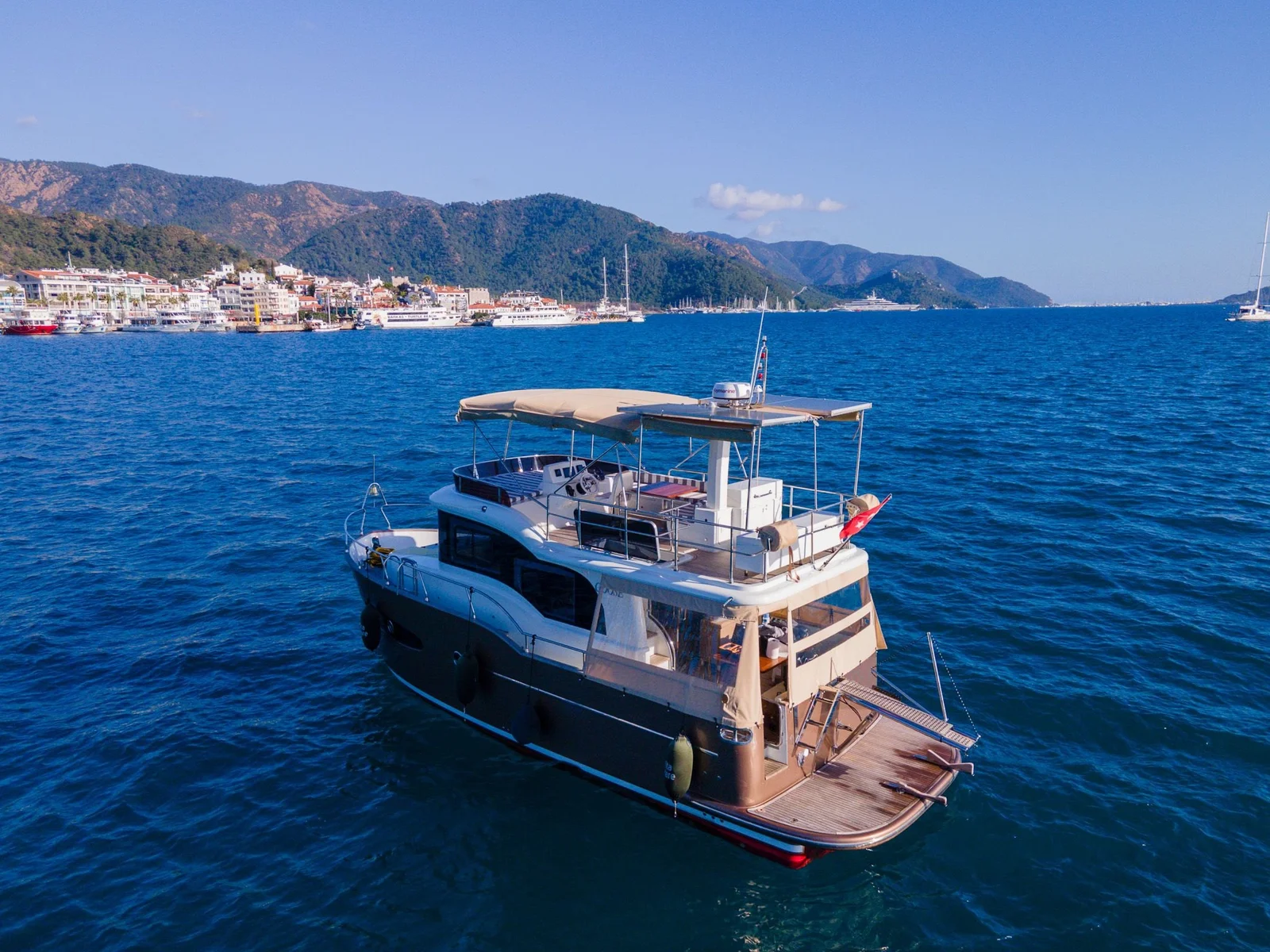 CUSTOM TRAWLER görsel 8
