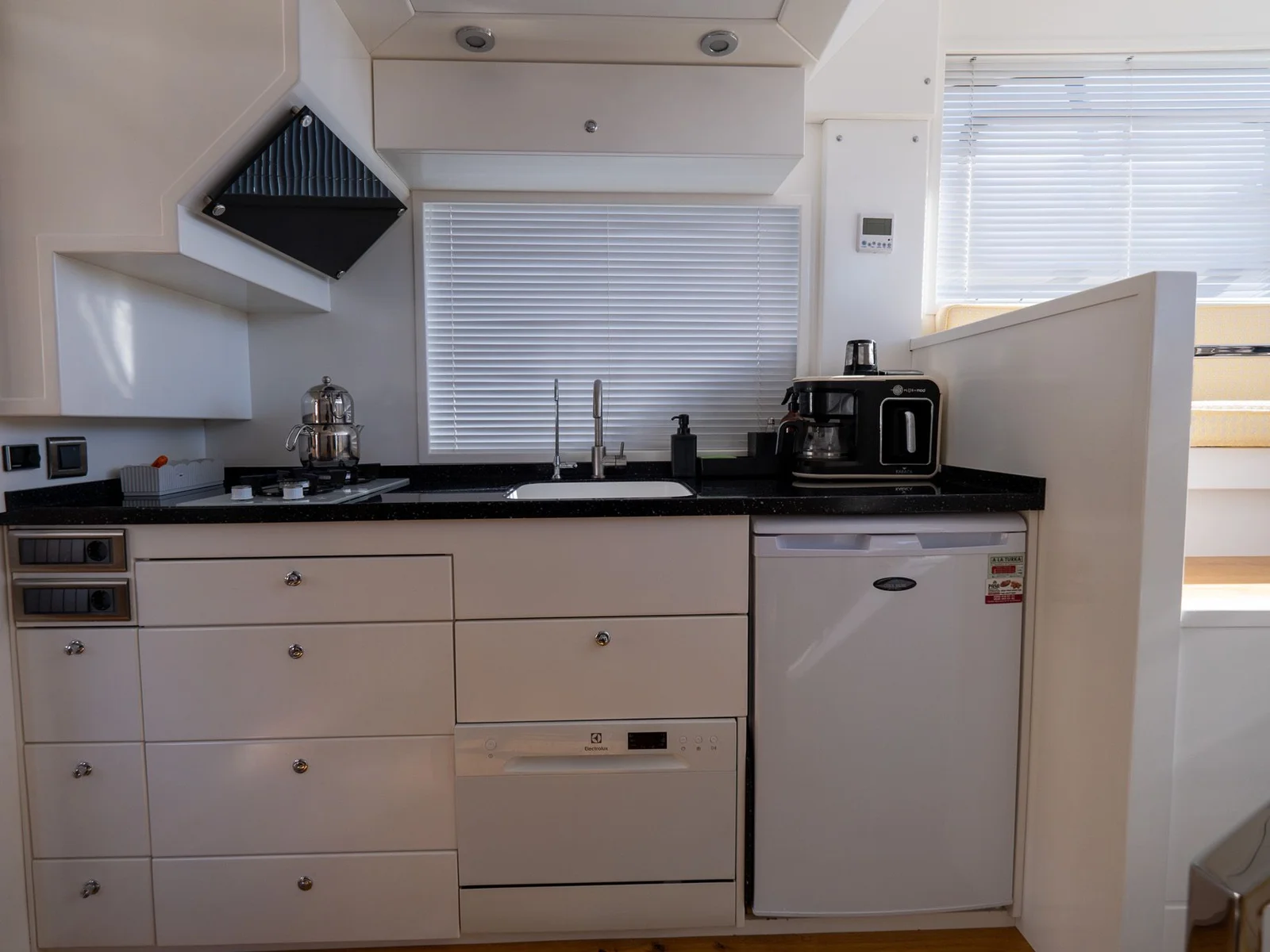 CUSTOM TRAWLER görsel 35