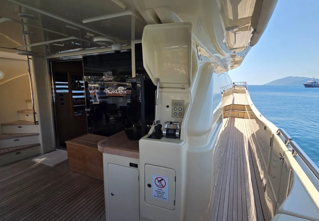 FERRETTI 840 ALTURA görsel 25