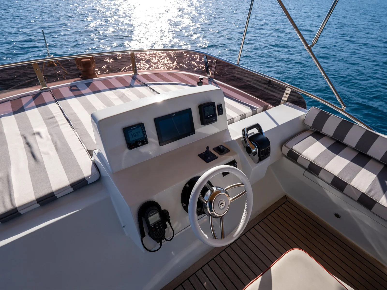CUSTOM TRAWLER görsel 27