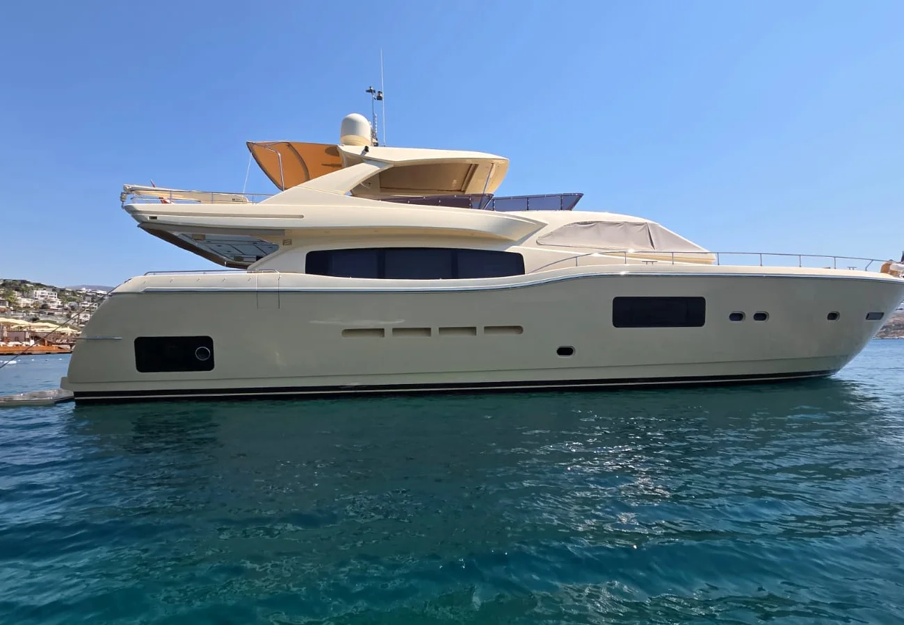 FERRETTI 840 ALTURA - Motor Yat