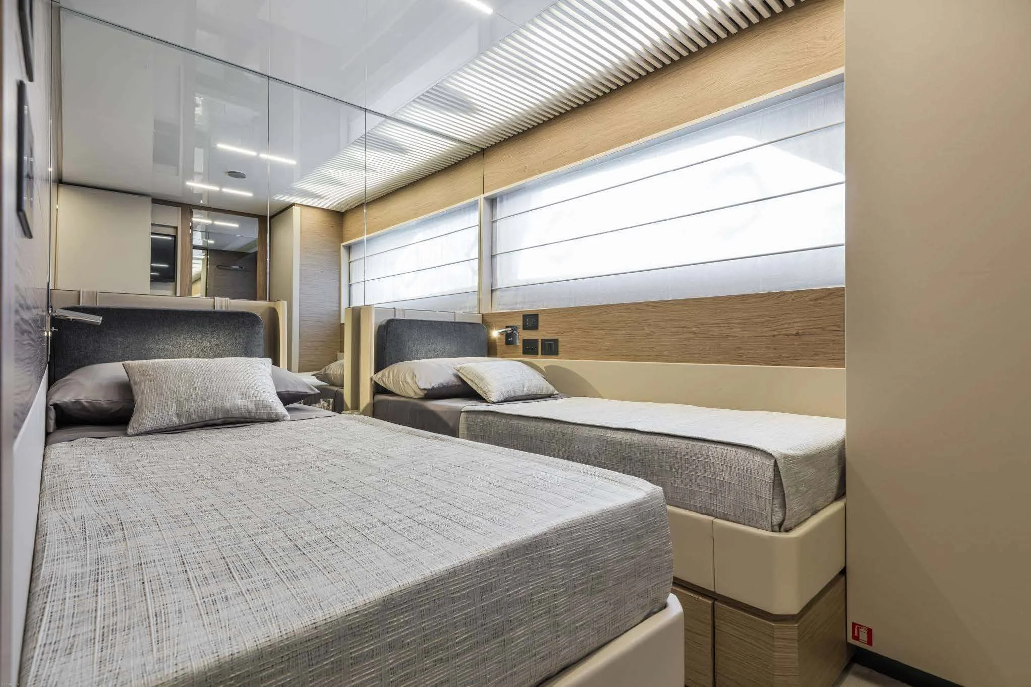 FERRETTI 920 görsel 10